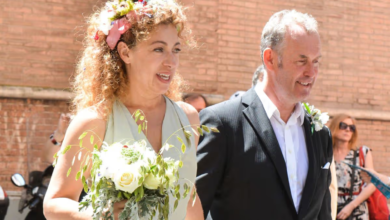 Alex Kingston Spouse