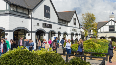 Cheshire Oaks Opening Times Today