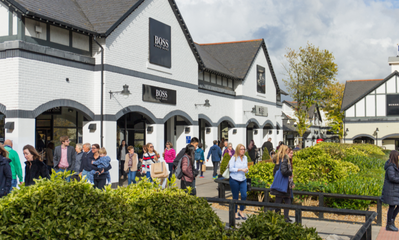 Cheshire Oaks Opening Times Today